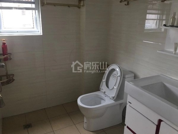 华泰梧桐公馆 3室2厅2卫 88.27㎡ 租价2200元/月